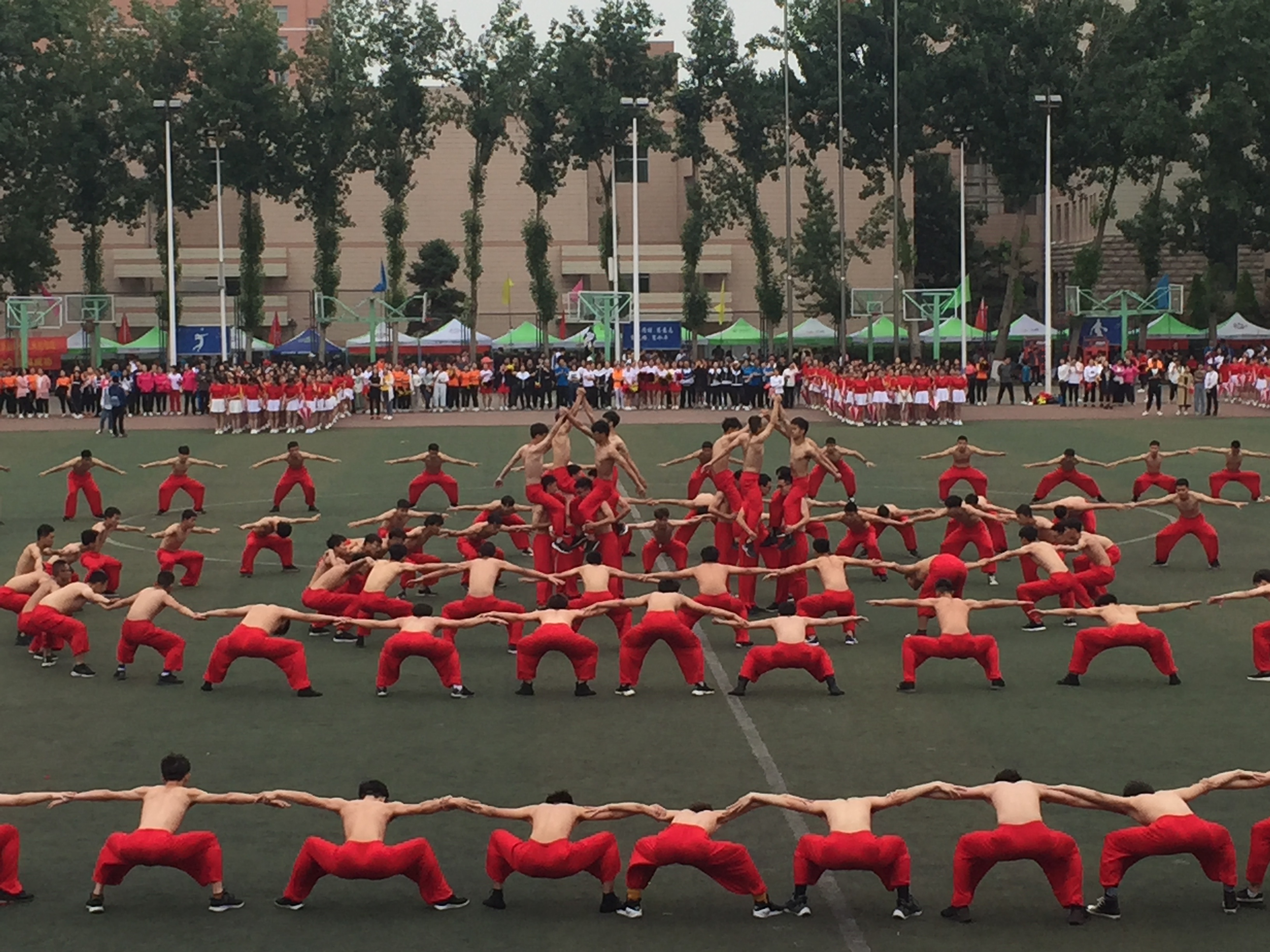 绿茵场上展风采-忻州师范学院舞蹈系